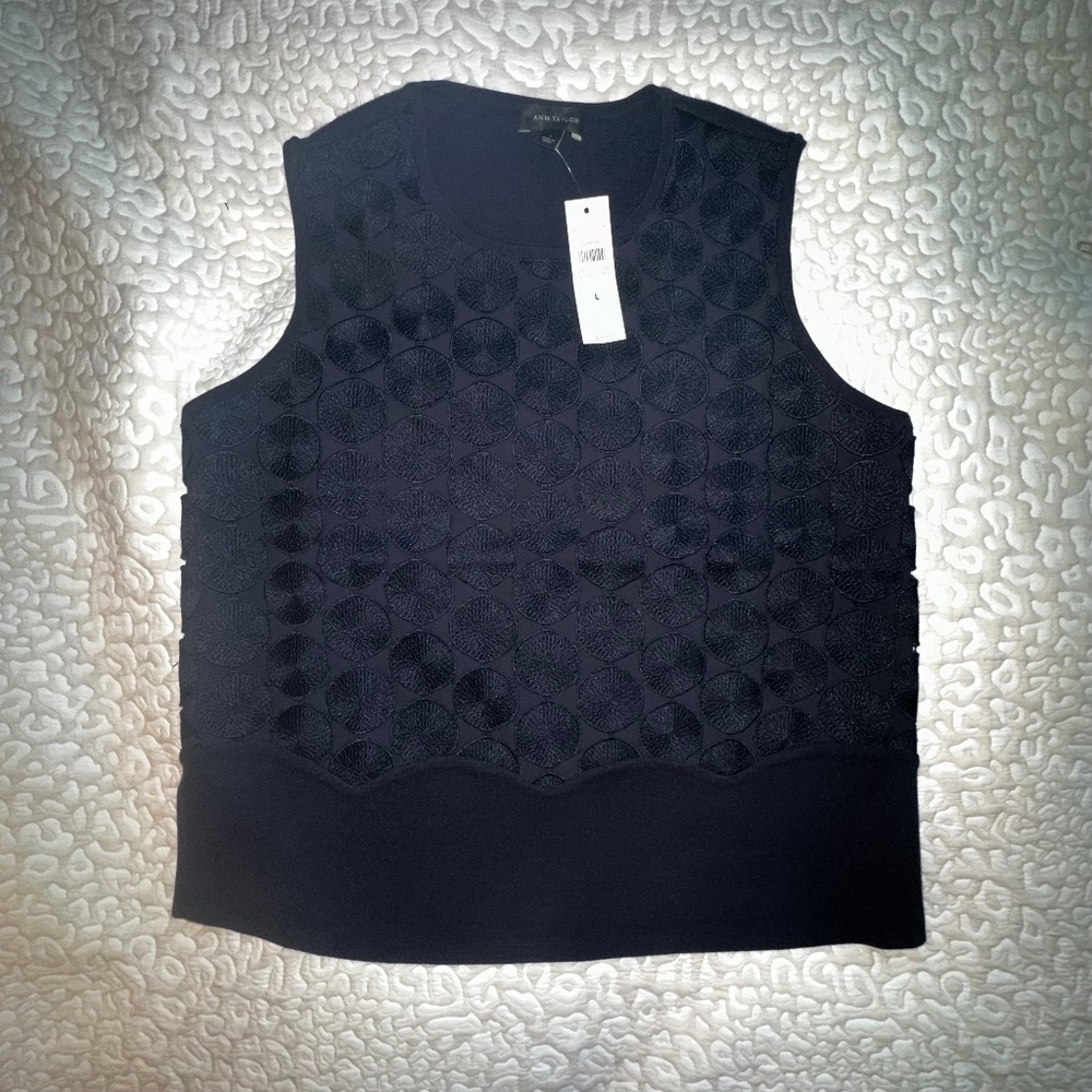 NWT Ann Taylor Navy Knit Sleeveless Top - size L